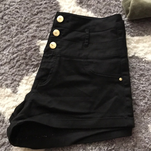 Black shorts ❤️ - Picture 2 of 4